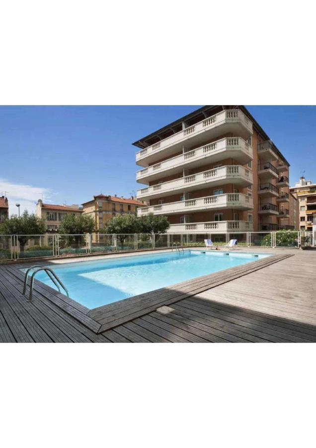Studio Piscine 150 Metres Bord De *